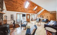 Ultimate Family Workation: 4Sleep Area w/ Game Room, High-Speed WiFi & Fire Pit