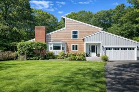 Modern 4BR Escape • w/ Jeep Wrangler • Near Town • Patio, Fire Pit & Hot Tub