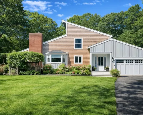 Modern 4BR Escape • w/ Jeep Wrangler • Near Town • Patio, Fire Pit & Hot Tub Hotels in Tisbury