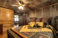 Traveler Suite – Rustic 2 Bed, 2 Bath Apt, King Beds! - Apartemen