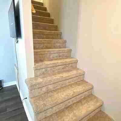Modern Clean Interior. Near ETSU & JC Med Center Others