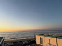 Oceanfront 1 BR w/ Pool and Heated Pool