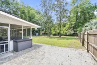Spacious 4-bedroom house with WiFi and Large Patio in charming Goose Creek