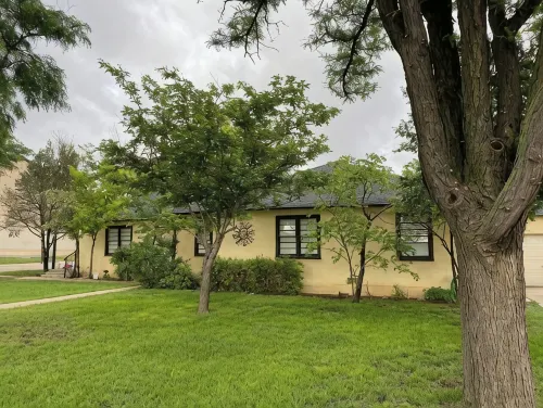 Rambler *pet friendly* garage private deck