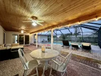 Pool house - heated pool in heart of Melbourne, minutes to beach