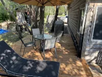 Cozy Lakeside Cabin with easy access to beach and awesome sunsets! Hotels in 