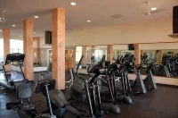 FULLY BEACHFRONT CONDO WITH AMAZING OCEAN VIEWS - Gym