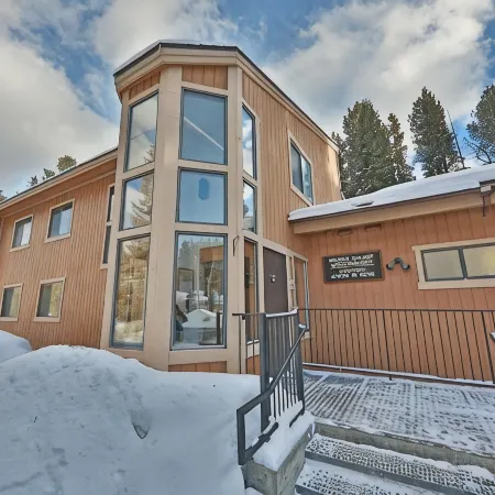 Spacious 3Bed condo 5 min from Winter Park, walk 2 Town & steps from bus stop!