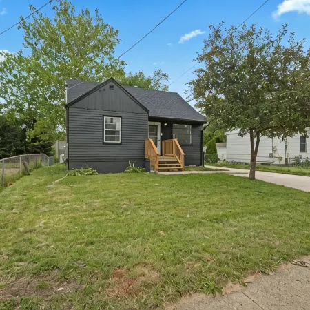 Welcome to Momo's Place. Charming 3 Bedroom, 1Bathroom with Modern Upgrades