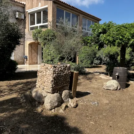 Flat with garden, 5000 sq. mt. of land, ideally located at Pinarello beach