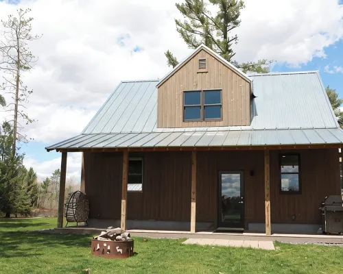 Big Sisu - Newly Remodeled Nordic Hideaway on Silverthorn Lake Hotels in Lenroot