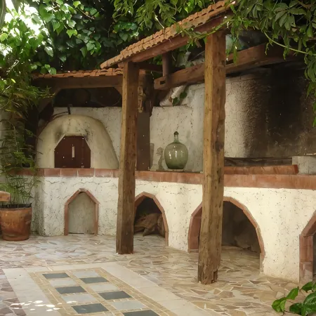 Villa with character and beautiful garden close to Rethymno