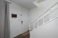 Rustic 2BR Farmhouse Retreat - 3-نجوم