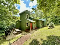 20 Acre Cabin Near River - Perfect Float Trip Stay - Sleeps up to 7 - Hytter