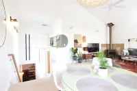 Private 800 sq. ft. Suite in Nature Right by the Road to Mt. Bachelor Ski Resort
