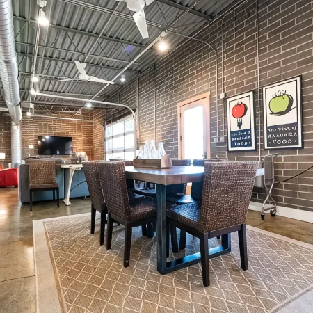 Grace's Retreat - 10 Minutes from I-65 Booking Special for July 13-16