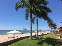 PARADISE AT BAHIA DELFIN / BEAUTIFUL  1ST FLOOR, POOLSIDE, OCEANVIEW , GOLD ZONE - โฮมสเตย์