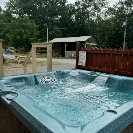 Charming 3-Bedroom 5 Bed Hottub Cabin WiFi in Scenic Seneca Rocks West Virginia