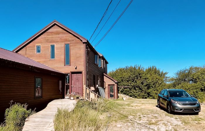 Spacious home w/riverview, minutes from state parks and ocean beaches, sleeps 11