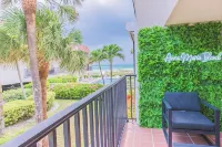 Breezy Beachside Property: Beach Views, Heated Pool, Pickleball & Kid Friendly! - balcony