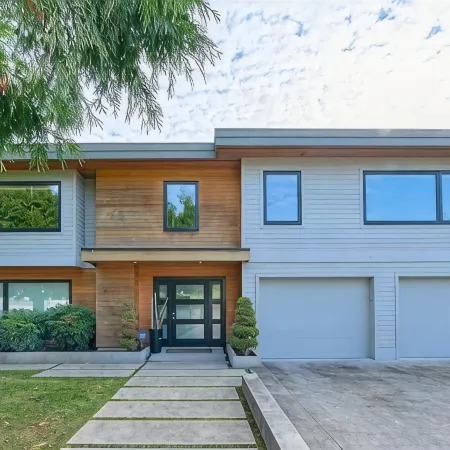 3 BR Seaside Bliss-Close to the beach-OCEAN VIEW!