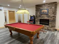 Luxury cabin with a million dollar view and hot tub - Chalets