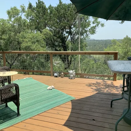 TREETOP CABIN @Hidden Valley Campgrd; connect with nature and hill country views