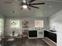 Sweet Louie's Lake House - 2-Sterne