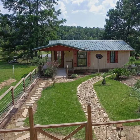 Beautiful Cabin in National Forest with Screened in Porch and Pond with Fountain