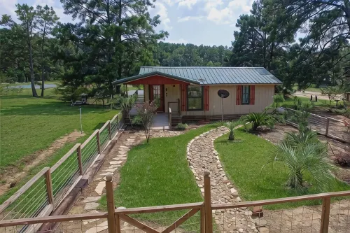 Beautiful Cabin in National Forest with Screened in Porch and Pond with Fountain