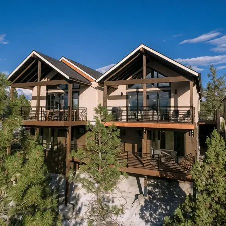 Modernist Mountain View Retreat in Old Mill!! Hot Tub!!!  Pool Table!!!