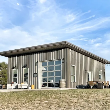 Gateway to the Hill Country and Texas Wineries on 10 acres!