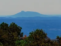 Get Cozy & take in the beauty of Groundhog Mountain @ the Cozy Doe! - 홈스테이