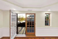 Modern Historic 3 bdrm 2 bath - Homestays