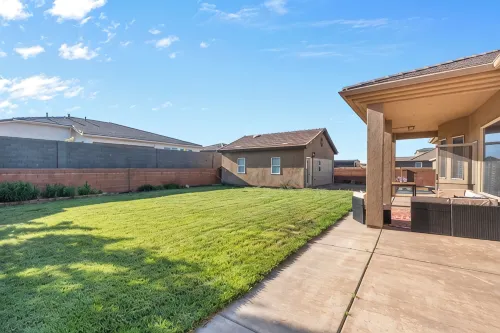 Spacious Home,8min to Lakes and golf ,30min Zion, GameRoom,Fast WiFi +Large Yard - con encanto