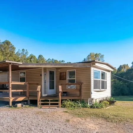 Come enjoy a stay at Pleasant Lane! Plenty of parking & great surrounding area!
