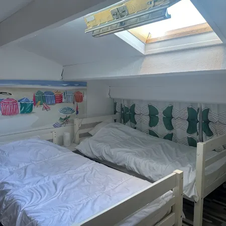 4-person air-conditioned apartment with direct beach access