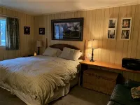 Lake Michigan Sunset View Cottage, Tunnel of Trees, Good Hart. Easement to Lake. - 4-Star
