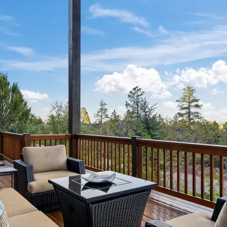 Beautiful 5 Bedroom 3500sf Cabin in Torreon Golf Community in Show Low