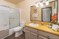Private, Quiet 2 Bedroom Condo w/ Pool & Hot Tub - balcony