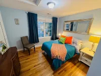 Narrow River Gem Kayaks Mins to Gansett Beach Central AC Fenced-in Yard Location - 4-Star