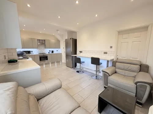 Charming Guest Room in Leicester with Garden and WiFi - 2 ดาว