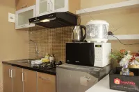 Well Appointed & Stylish 2Br at Jarrdin Cihampelas Apartment - Kitchenette