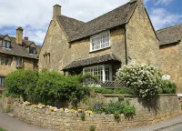 Grade II Listed Cotswolds Self Catering Accommodation. VisitEngland - 4-Star