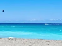 POSHPADZ-Playa Blanca-Walk to Jupiter Beach-Balcony with Seating & Dining Area