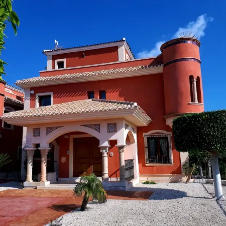 Luxurious apartment right in the golf course with a view of the countryside