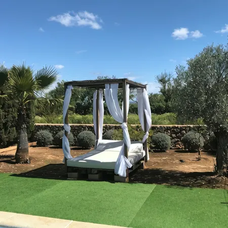 BEAUTIFUL VILLA WITH PRIVATE POOL JUST 20 MINUTES FROM "ES TRENC" BEACH