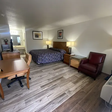 Cedar Creek Inn