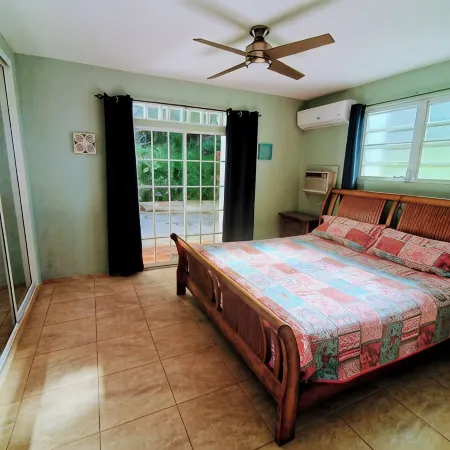 Sky House. Charming 4-bedroom home, fast WiFi, A/C in enchanting Rincón