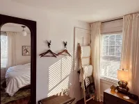 Charming 3-bedroom house with home office in the Kamms Corner neighborhood Hotels near Cleveland Hopkins International Airport